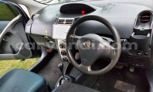 Nunua Ilio tumika Toyota Vitz Bluu Gari ndani ya Ndola nchini Zambia Nunua Ilio tumika Toyota Vitz Bluu Gari ndani ya Ndola nchini Zambia