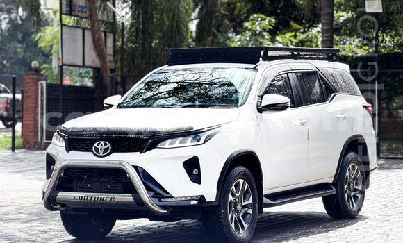 Nunua Mpya Toyota Fortuner Nyeupe Gari ndani ya Lusaka nchini Zambia Nunua Mpya Toyota Fortuner Nyeupe Gari ndani ya Lusaka nchini Zambia
