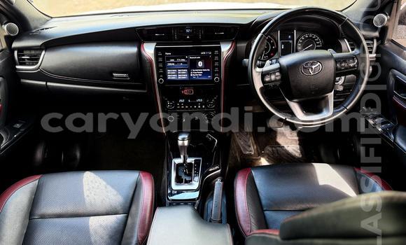 Nunua Mpya Toyota Fortuner Nyeupe Gari ndani ya Lusaka nchini Zambia Nunua Mpya Toyota Fortuner Nyeupe Gari ndani ya Lusaka nchini Zambia