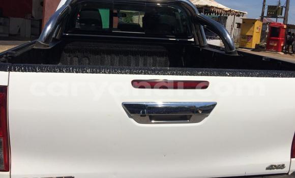 Nunua Ilio tumika Toyota Hilux Nyeupe Gari ndani ya Lusaka nchini Zambia Nunua Ilio tumika Toyota Hilux Nyeupe Gari ndani ya Lusaka nchini Zambia