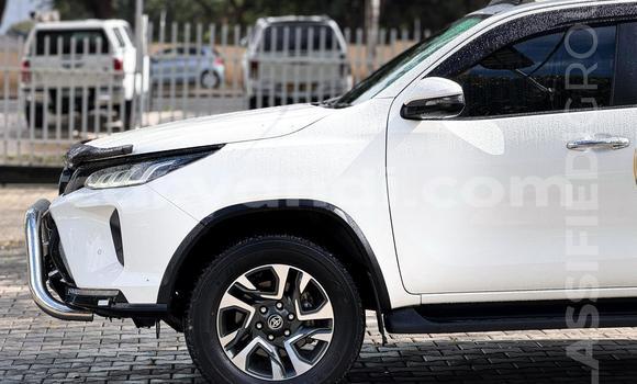 Nunua Mpya Toyota Fortuner Nyeupe Gari ndani ya Lusaka nchini Zambia Nunua Mpya Toyota Fortuner Nyeupe Gari ndani ya Lusaka nchini Zambia