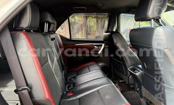 Nunua Mpya Toyota Fortuner Nyeupe Gari ndani ya Lusaka nchini Zambia Nunua Mpya Toyota Fortuner Nyeupe Gari ndani ya Lusaka nchini Zambia