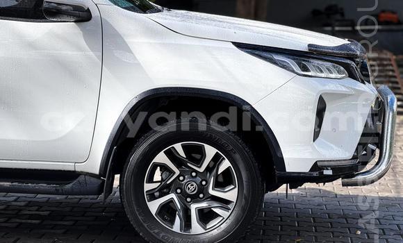 Nunua Mpya Toyota Fortuner Nyeupe Gari ndani ya Lusaka nchini Zambia Nunua Mpya Toyota Fortuner Nyeupe Gari ndani ya Lusaka nchini Zambia