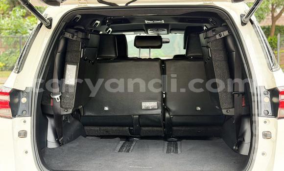 Nunua Mpya Toyota Fortuner Nyeupe Gari ndani ya Lusaka nchini Zambia Nunua Mpya Toyota Fortuner Nyeupe Gari ndani ya Lusaka nchini Zambia