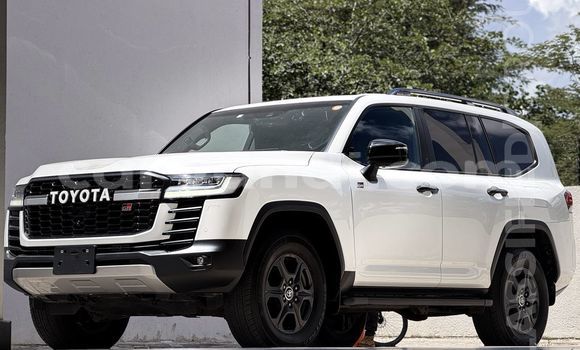 Buy New Toyota Land Cruiser White Car in Lusaka in Zambia Buy New Toyota Land Cruiser White Car in Lusaka in Zambia