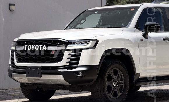 Buy New Toyota Land Cruiser White Car in Lusaka in Zambia Buy New Toyota Land Cruiser White Car in Lusaka in Zambia