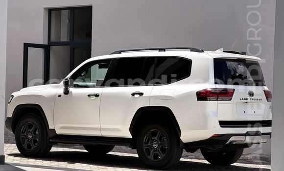 Buy New Toyota Land Cruiser White Car in Lusaka in Zambia Buy New Toyota Land Cruiser White Car in Lusaka in Zambia