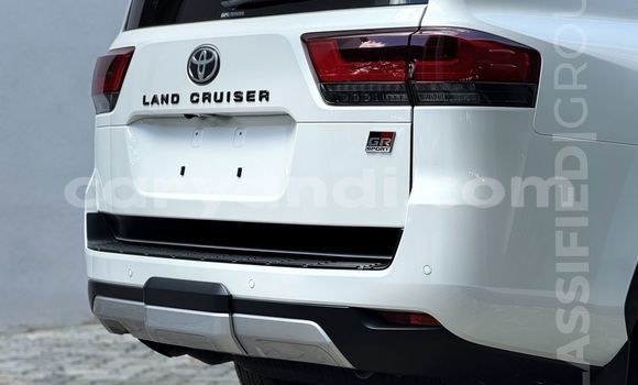 Buy New Toyota Land Cruiser White Car in Lusaka in Zambia Buy New Toyota Land Cruiser White Car in Lusaka in Zambia