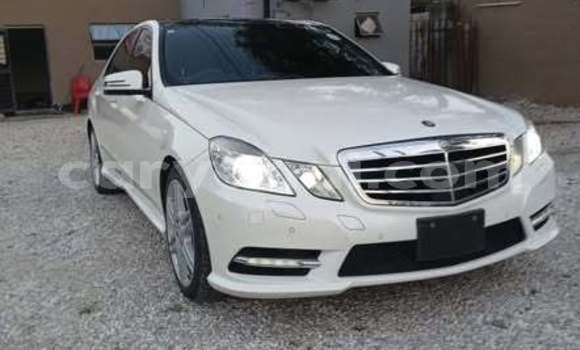 Nunua Ilio tumika Mercedes-Benz E200 Nyingine Gari ndani ya Lusaka nchini Zambia