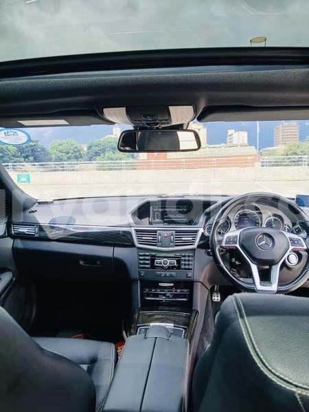 Big with watermark mercedes viano zambia lusaka 31125