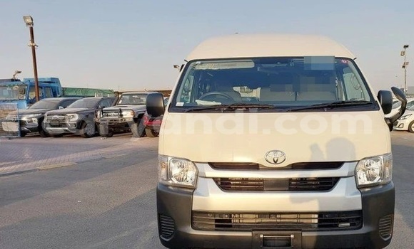 Buy Used Toyota Hiace White Car in Lusaka in Zambia Buy Used Toyota Hiace White Car in Lusaka in Zambia