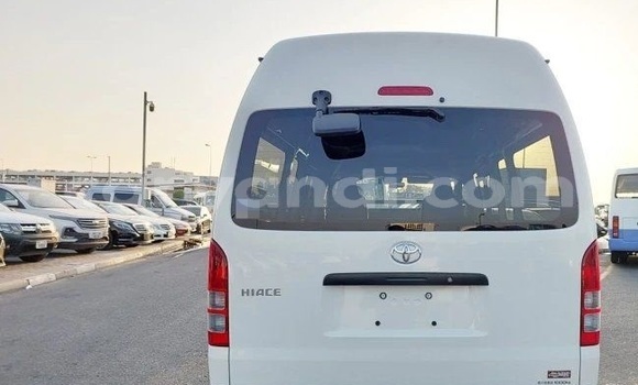 Buy Used Toyota Hiace White Car in Lusaka in Zambia Buy Used Toyota Hiace White Car in Lusaka in Zambia