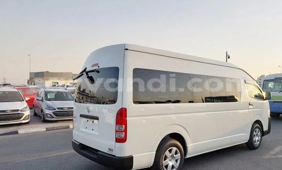 Buy Used Toyota Hiace White Car in Lusaka in Zambia Buy Used Toyota Hiace White Car in Lusaka in Zambia