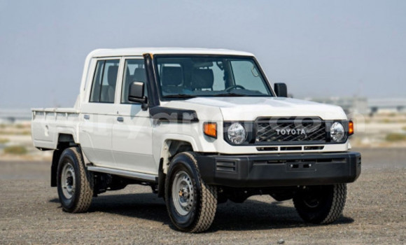 Buy Used Toyota Land Cruiser White Car in Lusaka in Zambia Buy Used Toyota Land Cruiser White Car in Lusaka in Zambia