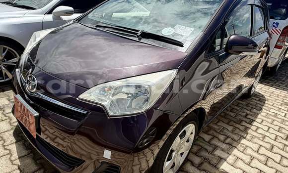 Nunua Ilio tumika Toyota Ractis Nyekundu Gari ndani ya Lusaka nchini Zambia