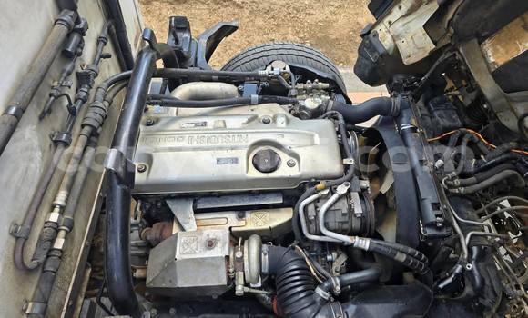 Nunua Ilio tumika Mitsubishi Canter Nyeupe Lori ndani ya Lusaka nchini Zambia Nunua Ilio tumika Mitsubishi Canter Nyeupe Lori ndani ya Lusaka nchini Zambia