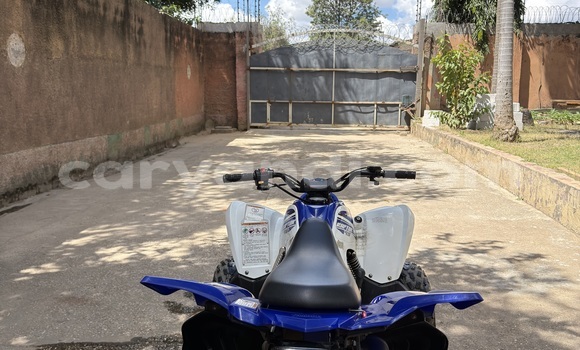 Nunua Ilio tumika Yamaha YR Bluu Bike ndani ya Lusaka nchini Zambia Nunua Ilio tumika Yamaha YR Bluu Bike ndani ya Lusaka nchini Zambia