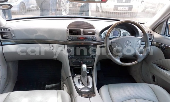 Acheter Occasion Voiture Mercedes‒Benz E–Class Bleu à Lusaka, Zambie Acheter Occasion Voiture Mercedes‒Benz E–Class Bleu à Lusaka, Zambie