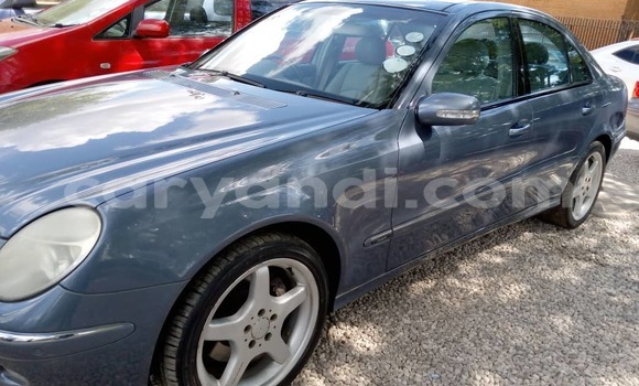 Acheter Occasion Voiture Mercedes‒Benz E–Class Bleu à Lusaka, Zambie Acheter Occasion Voiture Mercedes‒Benz E–Class Bleu à Lusaka, Zambie