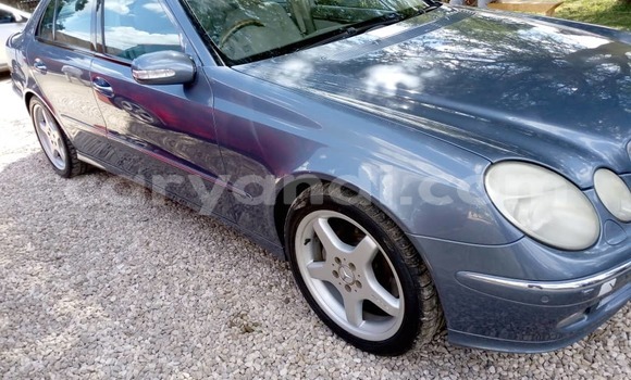 Acheter Occasion Voiture Mercedes‒Benz E–Class Bleu à Lusaka, Zambie Acheter Occasion Voiture Mercedes‒Benz E–Class Bleu à Lusaka, Zambie