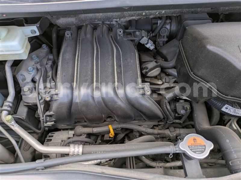 Big with watermark nissan serena zambia lusaka 31196