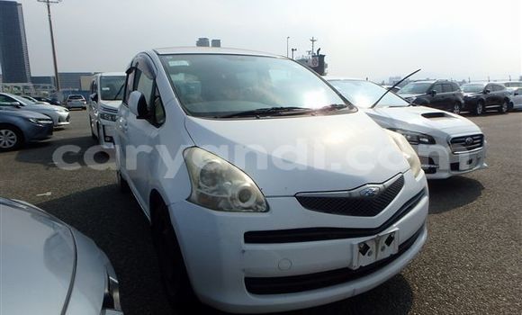 Buy Used Toyota Ractis White Car in Lusaka in Zambia