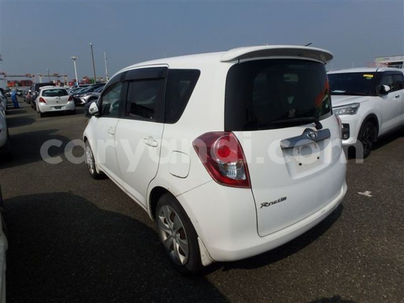 Big with watermark toyota ractis zambia lusaka 31204