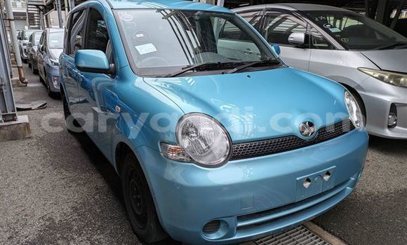Buy Used Toyota Sienta Blue Car in Lusaka in Zambia