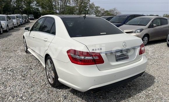 Buy Used Mercedes‒Benz E–Class White Car in Lusaka in Zambia Buy Used Mercedes‒Benz E–Class White Car in Lusaka in Zambia