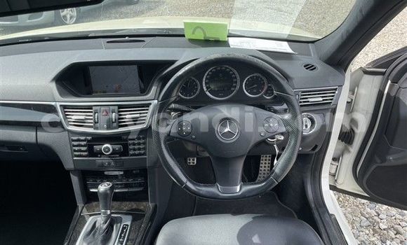 Buy Used Mercedes‒Benz E–Class White Car in Lusaka in Zambia Buy Used Mercedes‒Benz E–Class White Car in Lusaka in Zambia