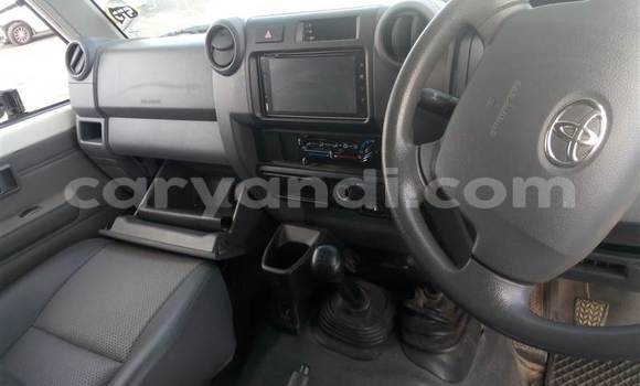 Acheter Occasion Voiture Toyota Hilux Blanc à Kitwe, Zambie Acheter Occasion Voiture Toyota Hilux Blanc à Kitwe, Zambie