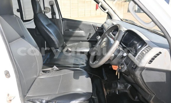 Acheter Occasion Voiture Toyota 4Runner Blanc à Kitwe, Zambie Acheter Occasion Voiture Toyota 4Runner Blanc à Kitwe, Zambie