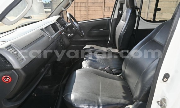 Acheter Occasion Voiture Toyota 4Runner Blanc à Kitwe, Zambie Acheter Occasion Voiture Toyota 4Runner Blanc à Kitwe, Zambie