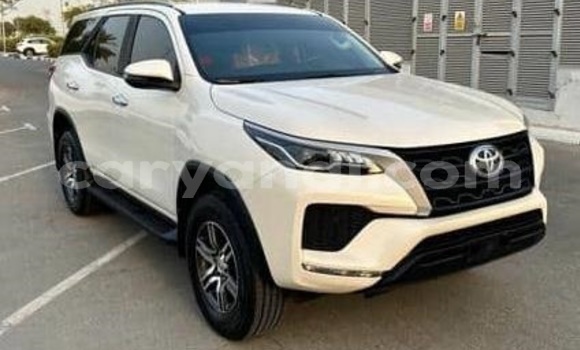 Buy Used Toyota Fortuner White Car in Lusaka in Zambia