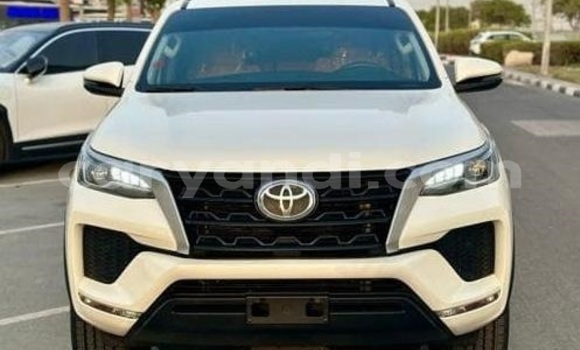 Buy Used Toyota Fortuner White Car in Lusaka in Zambia Buy Used Toyota Fortuner White Car in Lusaka in Zambia