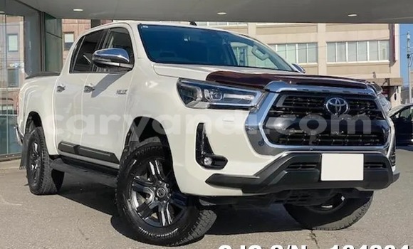 Buy Used Toyota Hiluxe Revo White Car in Lusaka in Zambia Buy Used Toyota Hiluxe Revo White Car in Lusaka in Zambia