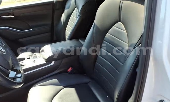 Buy Used Toyota Highlander White Car in Lusaka in Zambia Buy Used Toyota Highlander White Car in Lusaka in Zambia