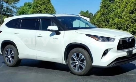 Buy Used Toyota Highlander White Car in Lusaka in Zambia Buy Used Toyota Highlander White Car in Lusaka in Zambia