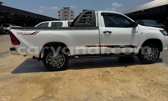 Acheter Import Utilitaire Toyota HiAce Blanc à Kabwe, Zambie