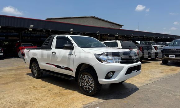 Nunua Imported Toyota HiAce Nyeupe Lori ndani ya Kabwe nchini Zambia Nunua Imported Toyota HiAce Nyeupe Lori ndani ya Kabwe nchini Zambia