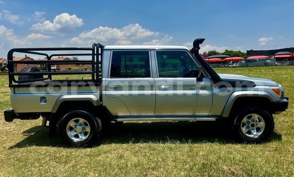 Buy Used Toyota Land Cruiser Silver Car in Kitwe in Zambia Buy Used Toyota Land Cruiser Silver Car in Kitwe in Zambia