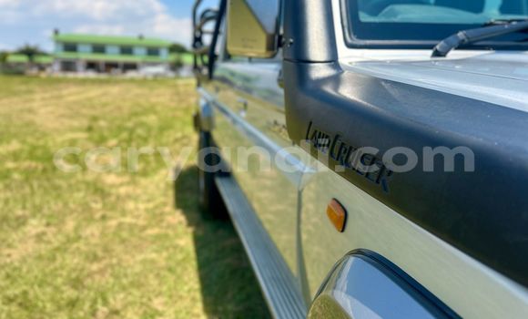 Buy Used Toyota Land Cruiser Silver Car in Kitwe in Zambia Buy Used Toyota Land Cruiser Silver Car in Kitwe in Zambia