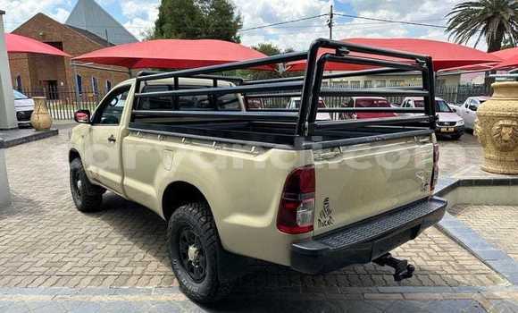 Acheter Occasion Voiture Toyota Hilux Marron à Lusaka, Zambie