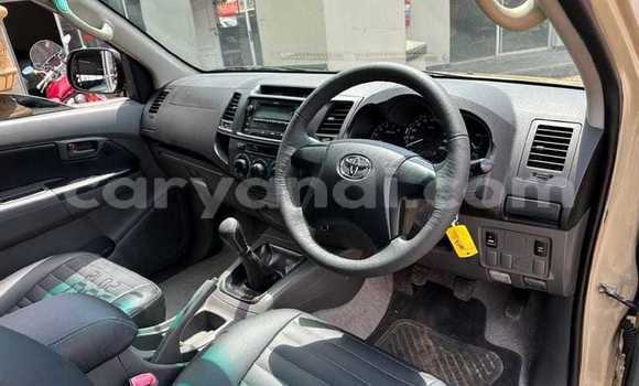 Buy Used Toyota Hilux Brown Car in Lusaka in Zambia Buy Used Toyota Hilux Brown Car in Lusaka in Zambia