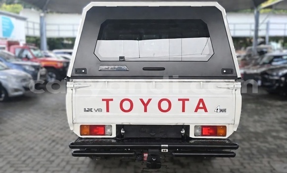Buy Used Toyota Land Cruiser White Car in Lusaka in Zambia Buy Used Toyota Land Cruiser White Car in Lusaka in Zambia