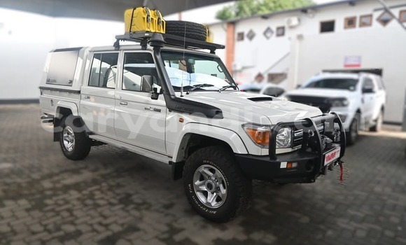 Buy Used Toyota Land Cruiser White Car in Lusaka in Zambia Buy Used Toyota Land Cruiser White Car in Lusaka in Zambia