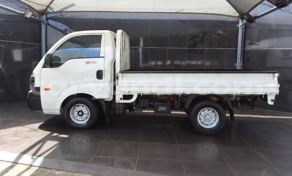 Buy Used Kia K7 White Car in Lusaka in Zambia Buy Used Kia K7 White Car in Lusaka in Zambia
