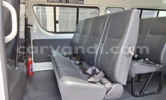 Buy Used Toyota Hiace White Car in Lusaka in Zambia Buy Used Toyota Hiace White Car in Lusaka in Zambia