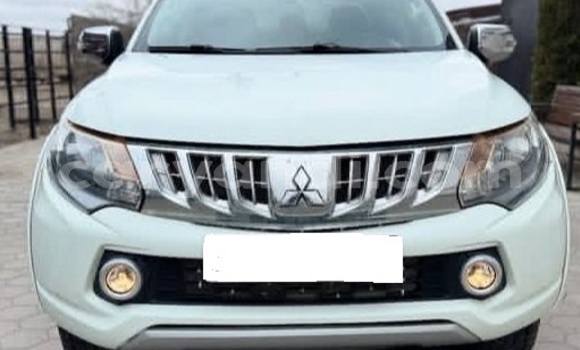 Acheter Occasion Voiture Mitsubishi L200 Blanc à Lusaka, Zambie