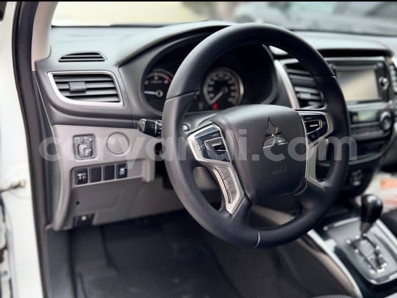 Big with watermark mitsubishi l200 zambia lusaka 31290